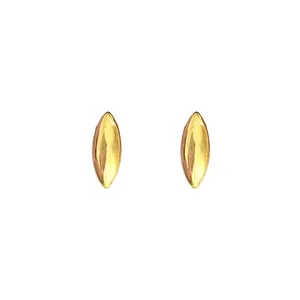 Orecchini geometrici a marquise dorati con finitura a specchio lucida dallo stile minimal
