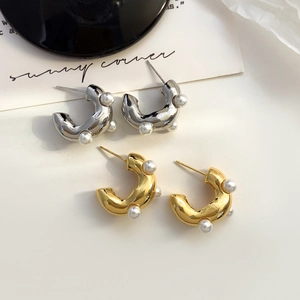Orecchini Irregolari A Forma Di C Con Künstliche Perle In Rame Placcato Oro E Perno In Argento Sterling 925 Gioielli Moderni