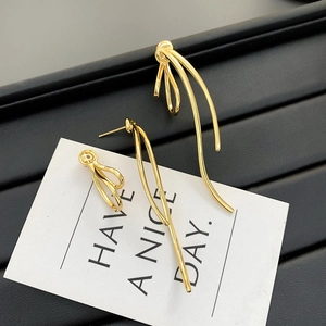 Französische Vintage 18k vergoldete Schleifenohrringe mit minimalistischen Linien