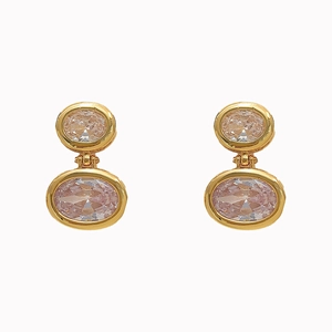 24K vergoldete Messing-Ohrstecker mit zwei ovalen rosa Zirkonia im eleganten Vintage-Stil