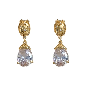 Elegant gold-plated teardrop zircon earrings with crystal tassel and vintage finish