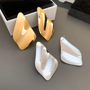 Orecchini A Lobo Geometrici Irregolari Esagerati In Rame Placcato Oro 18 Carati Lucidati A Specchio Gioielli Moda Donna