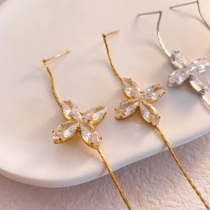 Long chain tassel earrings with clover-shaped marquise zircons in gold and silver plating