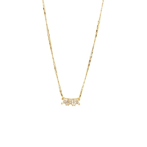 Élégant collier plaqué or avec trois pierres de zircon carrées sur une chaîne fine
