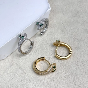 Boucles d'oreilles Créoles en Cuivre Plaqué Or 18K Zirconia Forme de Serpent Tête de Léopard Boucles d'oreilles Strass Yeux Verts Femme