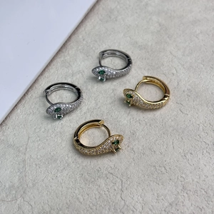 Boucles d'oreilles serpent luxe en or et argent avec zircons et yeux en pierre verte