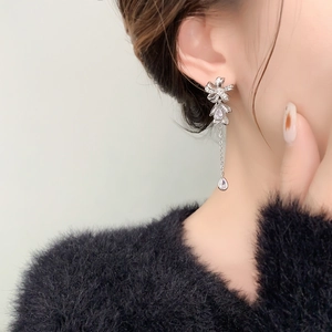 Long tassel floral earrings with sparkling cubic zirconia in silver-plated finish