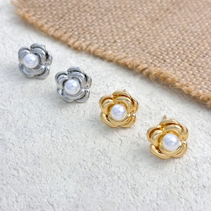 French vintage style camellia flower earrings with pearl in gold and silver plating
