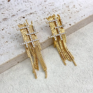 Boucles d'oreilles ailes d'ange dorées de luxe avec pampilles et strass brillants