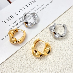 Twisted Spiral Texture Hoop Earrings 18K Gold Plated Copper Geometric Round Minimalist Huggie Earrings For Women
