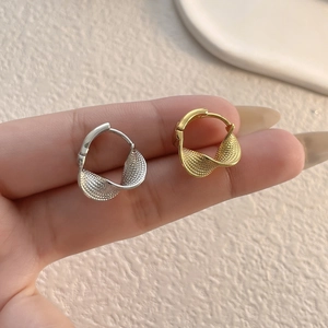 French minimalist twisted mesh hoop earrings in gold and silver finishes for women