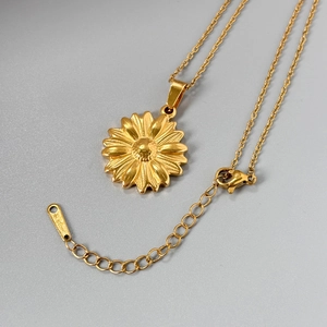 Collana con ciondolo a girasole in acciaio inossidabile 304 placcato oro con trama fine
