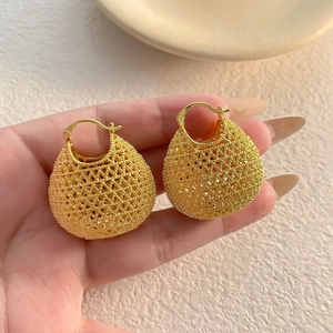 Elegant gold-plated hollow purse-shaped earrings with vintage woven mesh design