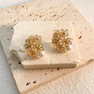 French Light Luxury Flower Cluster Artificial Pearl Earrings Copper 18K Gold Plated Sparkling Zircon Petals Elegant Jewelry For Women