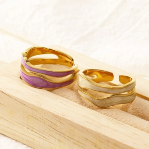 Dual-layer irregular wave rings with gold plating and colorful enamel in lilac and beige