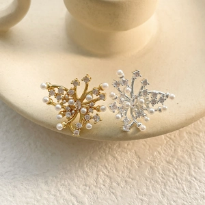 Elegant Butterfly Ear Studs Gold Plated Copper With Zircon And Imitation Artificial Pearl Flower Shape Light Luxury Jewelry For Women