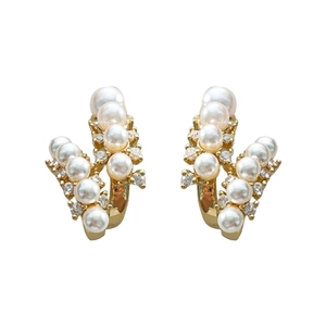 Eleganti orecchini vintage francesi in oro con perle e zirconi dal design aerodinamico