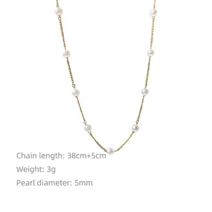 Detailansicht der zweilagigen Goldkette mit 5mm Perlen, Länge 38cm plus 5cm Verlängerung