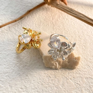 Boucles D'oreilles Créoles Fleur Élégantes Cuivre Plaqué Or 18K Avec Zircone Bijoux Floraux Pour Femmes