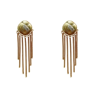 Boucles d'oreilles dorées à franges avec texture tressée et strass étincelants