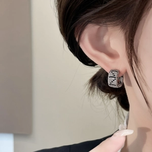 Luxury double-layer leopard print ear buckles with micro-set black and white zircons