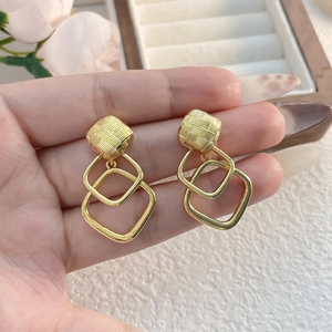 Geometric gold square earrings with woven texture and nested hollow pendant design