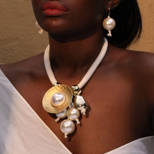 Statement Imitation Artificial Pearl Necklace And Earrings Hammered Gold Alloy Disc Bohemian Elegant Vintage Women Fashion Accessory