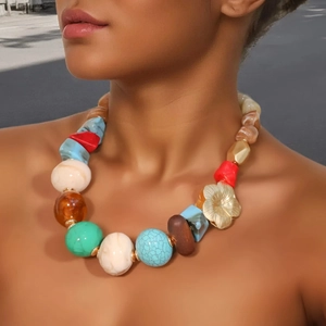 Fashionable summer resin flower beaded necklace with colorful beads and gold metal accents