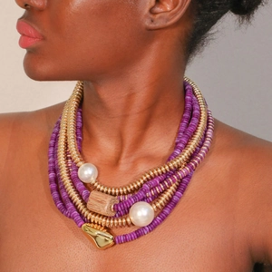 Collier bohème multicouche fait main avec perles violettes et perles d'imitation