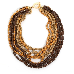 Collier bohème multicouche avec perles en bois et fermoir en T doré élégant