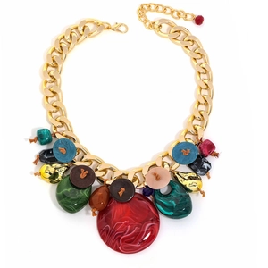 Collier gourmette dorée avec de grosses pierres colorées en résine style bohème