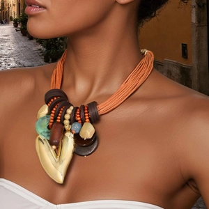 Collier Bohème Multi Couches Avec Grand Pendentif Coeur Alliage Perles De Bois Corde Cirée Bijoux Vintage Pour Femmes