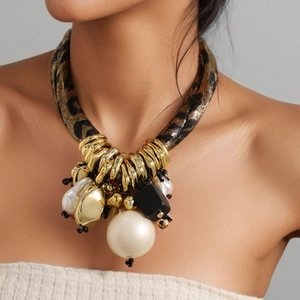 Vintage Leopard Print Stoff Statement Halskette Mit Künstliche Perlenimitat Holz Acryl Anhänger Legierung Ringe Schmuck Für Frauen