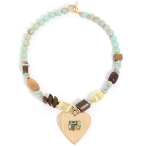 Collier bohème fait main avec perles et pendentif cœur doré orné d'une pierre