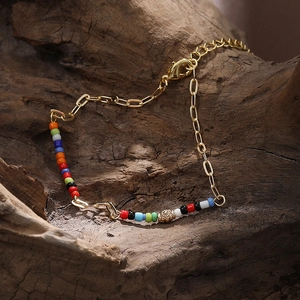 Bracciale In Acciaio Inossidabile Con Giunzione Di Perline Colorate Bohémien Con Perla Artificial Barocca E Perline Dorate Goffrate Per Donne