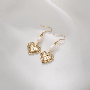 Vintage gold heart pendant earrings with freshwater pearls and artistic engraving