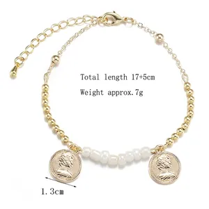 Bracciale a catena d'oro punk retrò con perle e ciondoli con rilievo di monete doppie