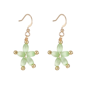 Boucles d'oreilles fleuries faites main en pierre œil de chat vert et perles dorées