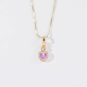 Collier chaîne serpent dorée avec pendentif cœur en pierre œil de chat et zircon brillant