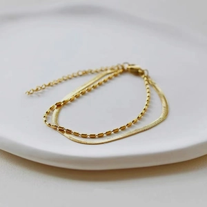 Minimalistisches Doppellagiges Schlangenknochen Und Perlenkette Armband 18K Vergoldeter Titanstahl Für Damen Modeschmuck
