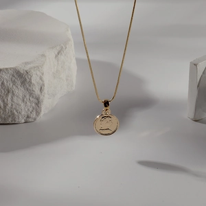 French Vintage Queen Relief Coin Pendant Necklace Stainless Steel Snake Chain 18K Gold Plated Medallion Jewelry Women