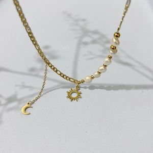 Collier Pendentif Soleil Lune En Acier Inoxydable Avec Perle D'eau Douce Chaîne Figaro Bijoux Élégants Pour Femmes