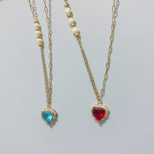 Collier Pendentif Cœur En Acier Inoxydable Avec Zircone Et Künstliche Perles D'Imitation Chaîne Asymétrique Pour Femmes