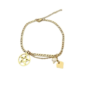 Bracelet Figaro en acier titane doré avec breloques étoile évidée, perle et cœur