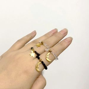 Minimalistische Roestvrij Stalen Kralen Elastische Ring Met Goud Maan Ster Hart Slot Sleutel Hanger Vrouwen Mode Sieraden