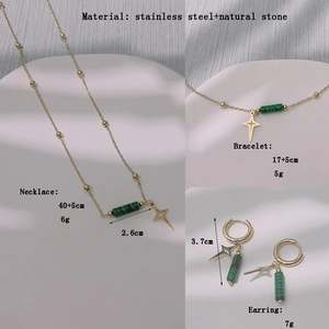 Golden titanium steel jewelry set with green malachite cylinder and star pendants