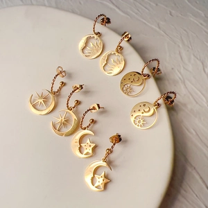 Sonne Mond Stern Ohrringe 18K Vergoldet Edelstahl Gedrehte Ausgehöhlte Ohrhänger Retro Boho Stil Für Frauen
