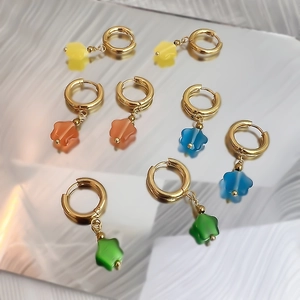 Ensemble de boucles d'oreilles créoles dorées en acier inoxydable avec pendentifs étoile