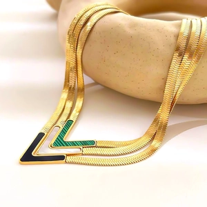 Stainless Steel V Shape Mother Of Artificial Pearl Pendant Necklace Gold Plated Flat Snake Bone Chain For Women Elegant Jewelry