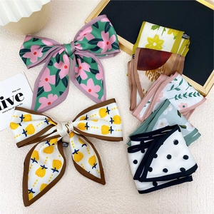 Foulards chic en satin de polyester avec motifs floraux et à pois pour femmes